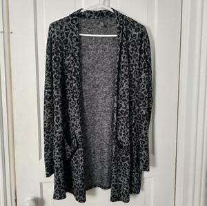 Leopard print lightweight cardigan